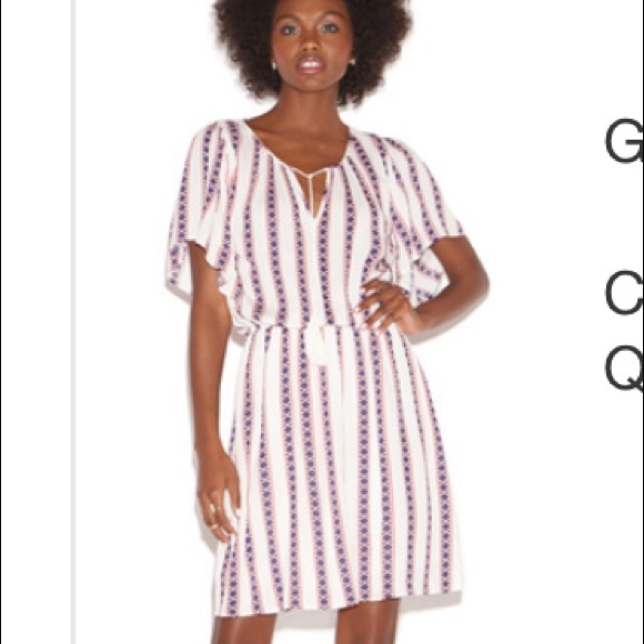 JustFab Gauze Print Dress in White, Navy, Red - Picture 2 of 8